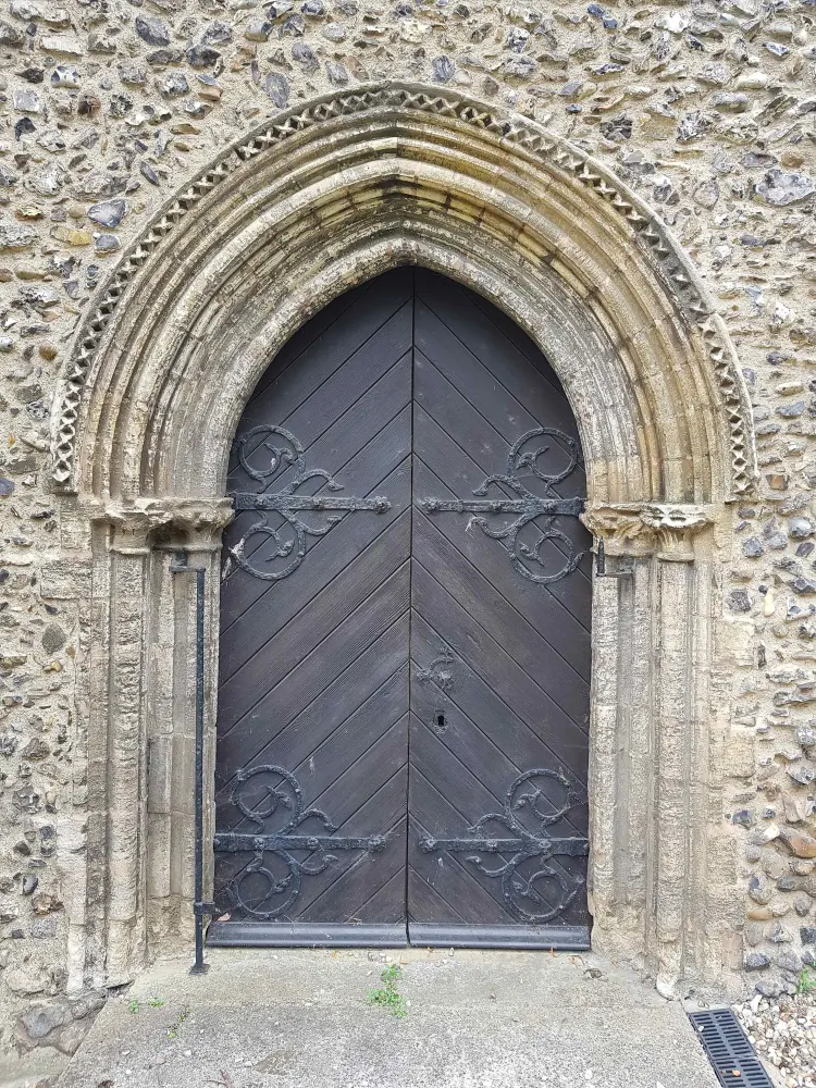 Photo de Église de St Peter et St Paul - Historic England