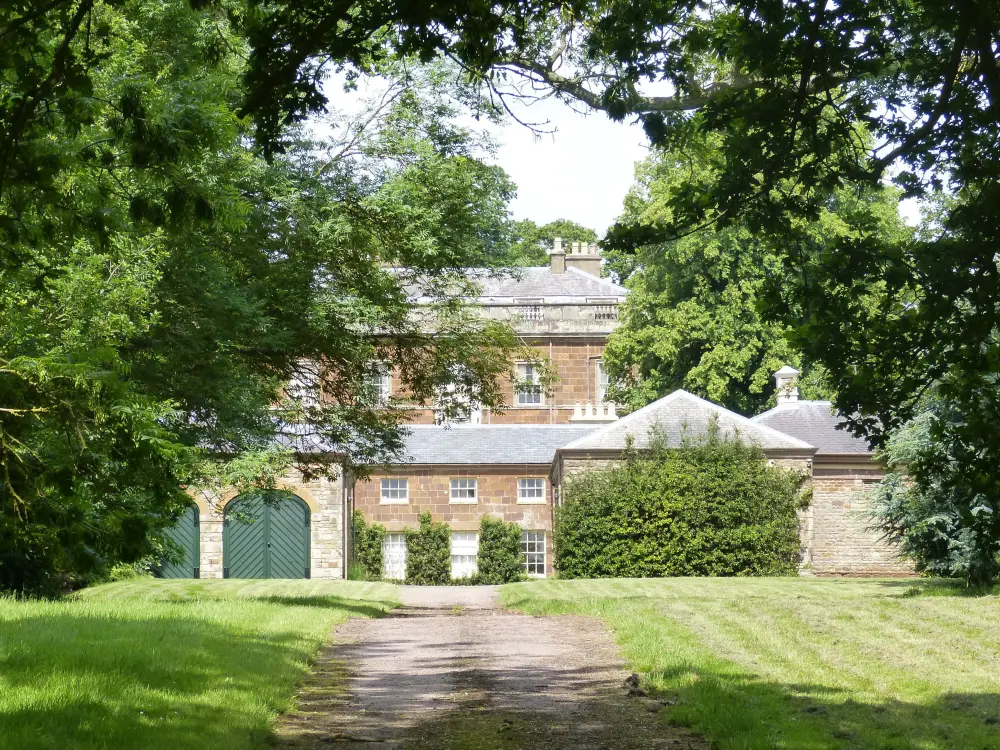 Photo de Eydon Hall - Historic England