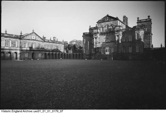 Photo de La salle - Historic England