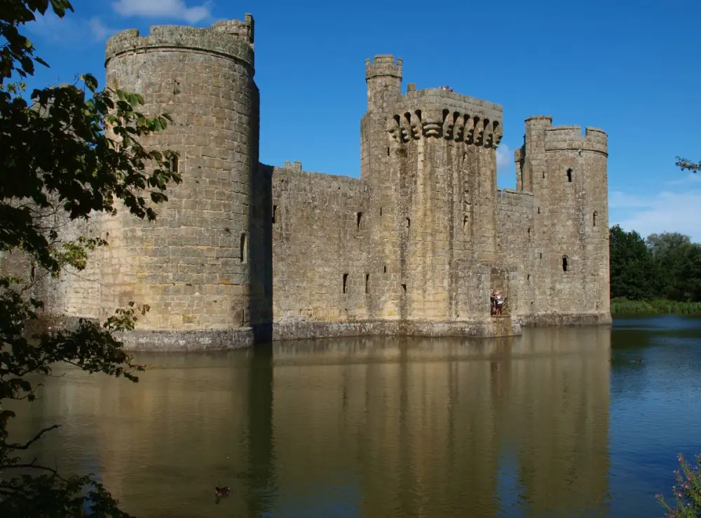 Foto di BODIAM CASTLE - Historic England / Paul Adams