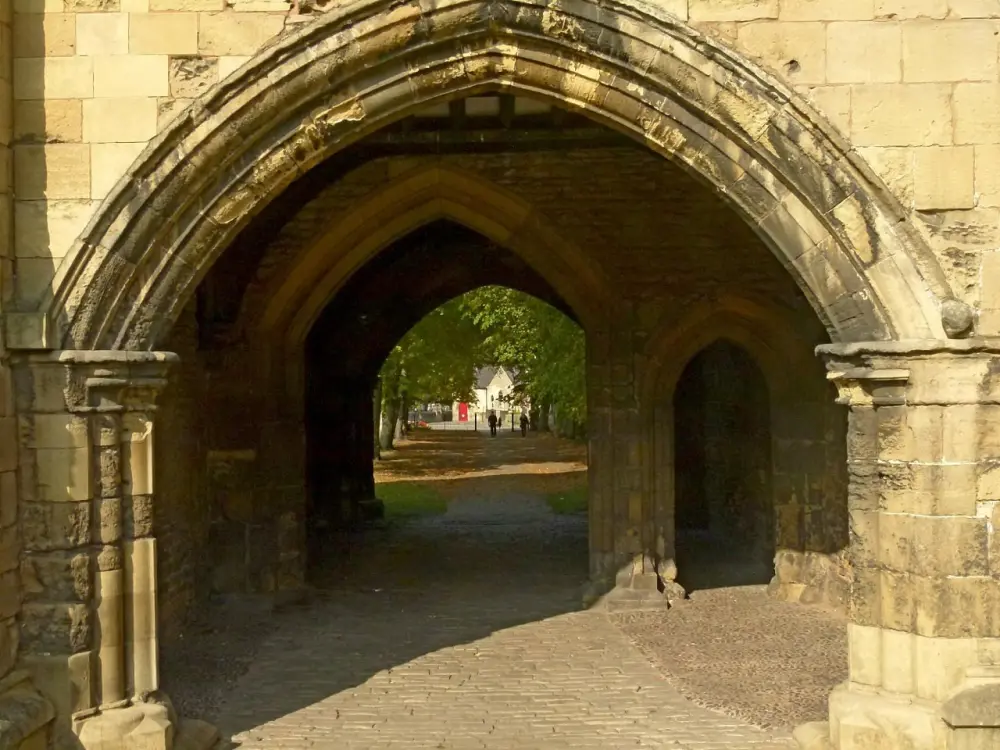 Photo de Worksop Priory Gatehouse - Historic England