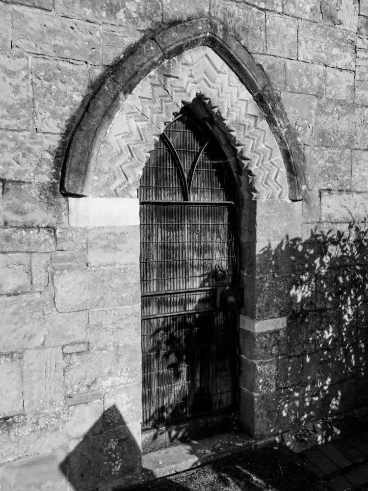 Photo de Église de St Michael l'Archange et mur et garde-corps attachés - Historic England