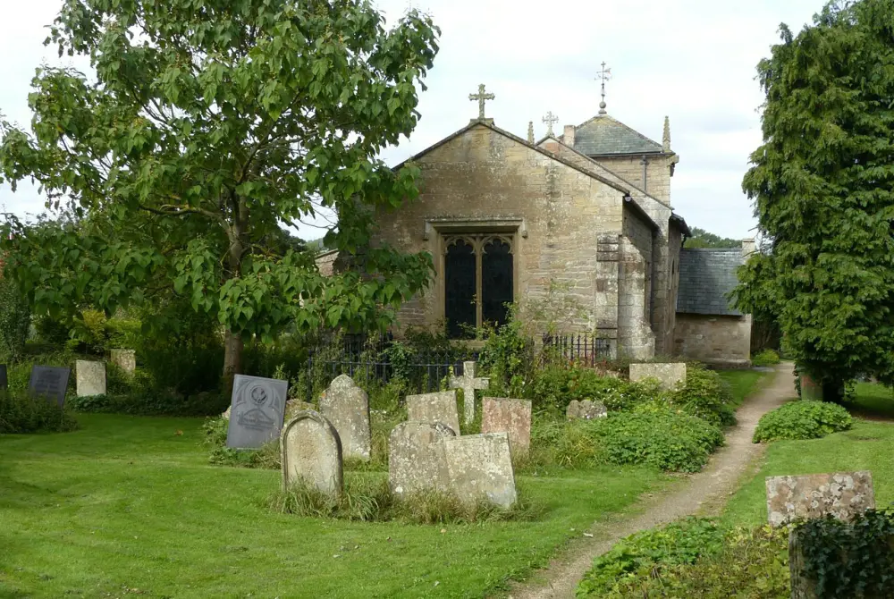 Photo de Église de St Michael l'Archange et mur et garde-corps attachés - Historic England