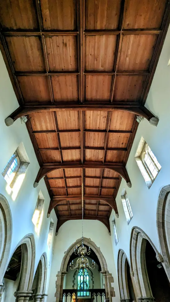 Photo de Église de la Sainte Trinité - Historic England