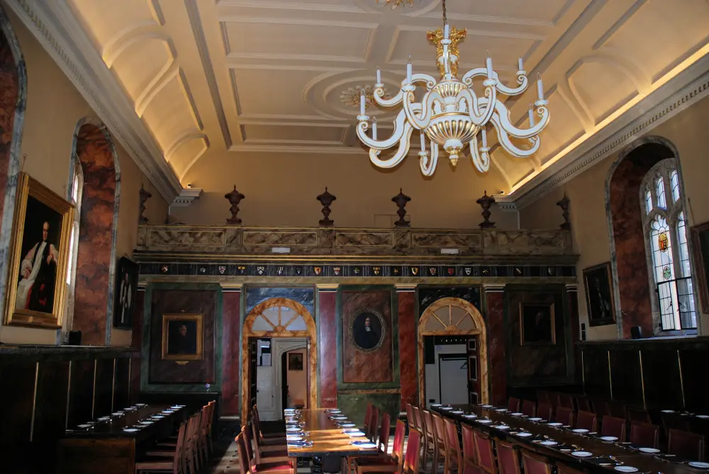 Photo de Trinity College, West Range - Historic England