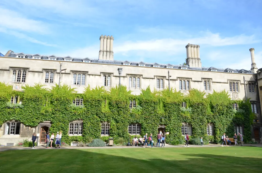 Foto di Exeter College, East Range, Quadrangolo principale - Historic England