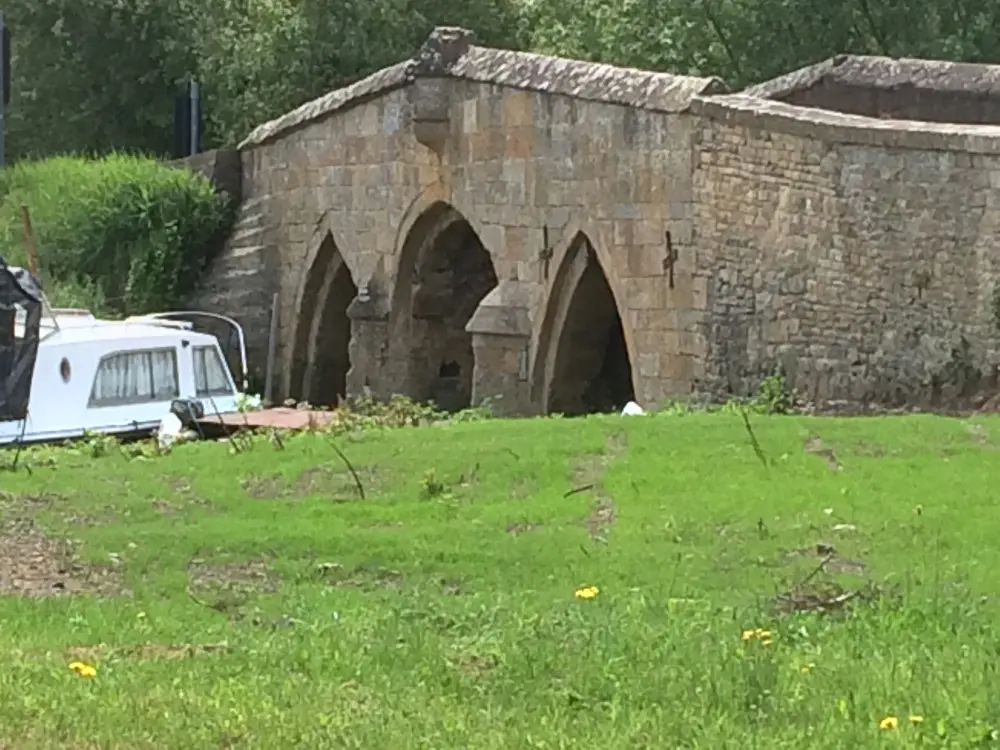 Foto de Puente Radcot (esa parte en la ciudad de Great Faringdon) - Historic England