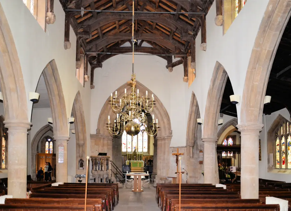 Foto de Iglesia de San Pedro y San Pablo - Historic England