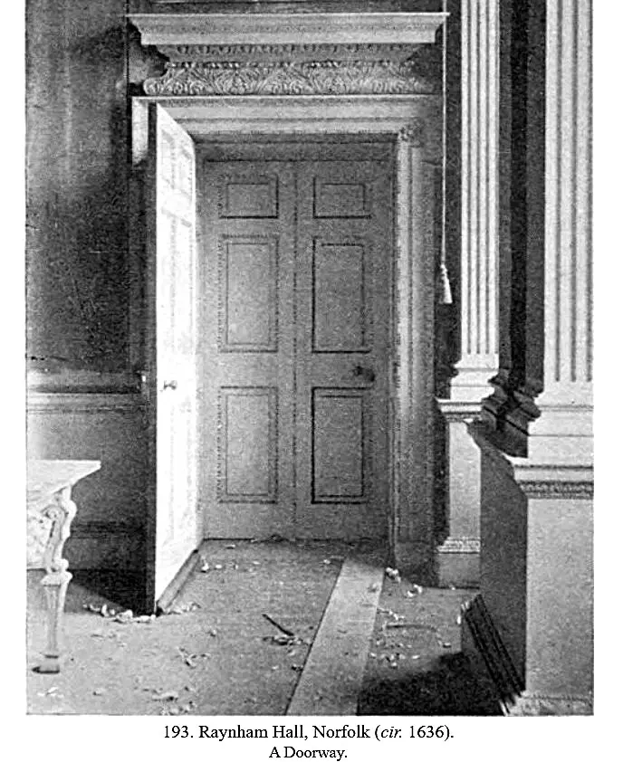 Photo de Raynham Hall, North East Service Wing and Wall - Historic England