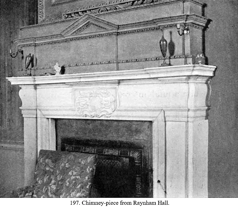 Photo de Raynham Hall, North East Service Wing and Wall - Historic England