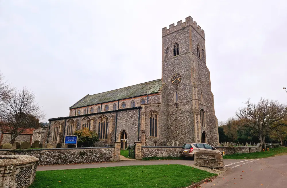 Foto de Iglesia de todos los santos - Historic England