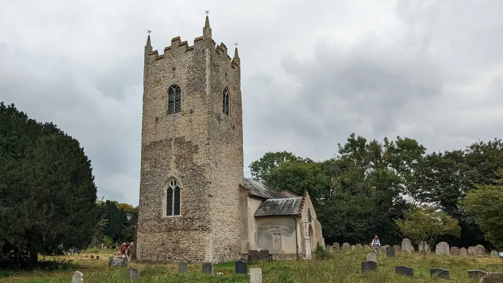 Foto de Iglesia de todos los santos - Historic England