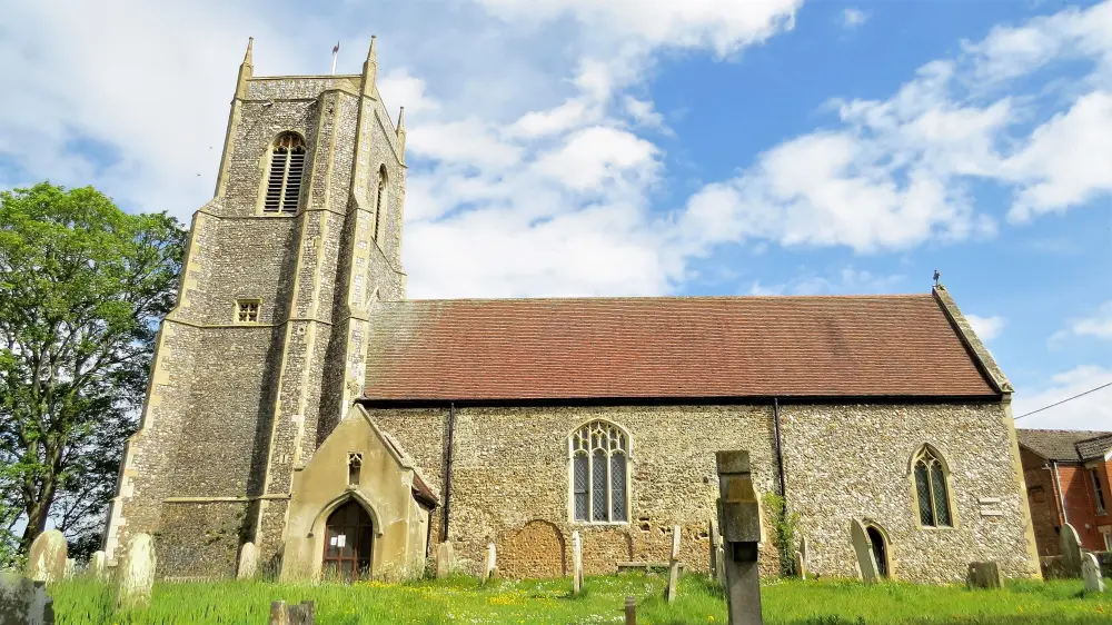 Foto de Iglesia de San Pedro - Historic England