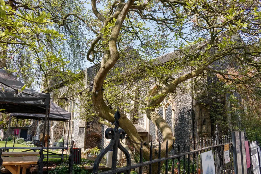 Foto de Iglesia de St Simon y St Jude - Historic England