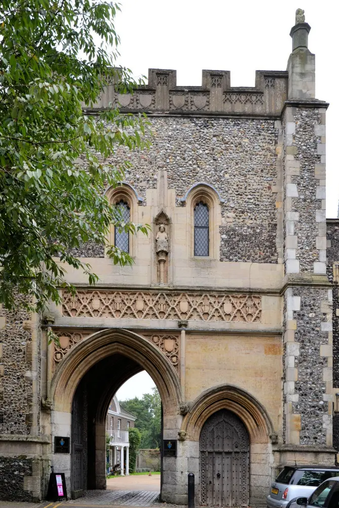 Foto de Puerta del obispo - Historic England