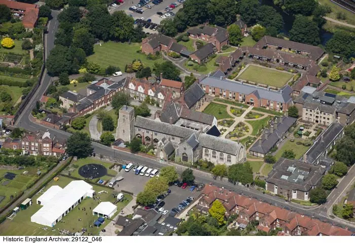 Foto de Parte de la antigua casa de maestría en el gran hospital - Historic England