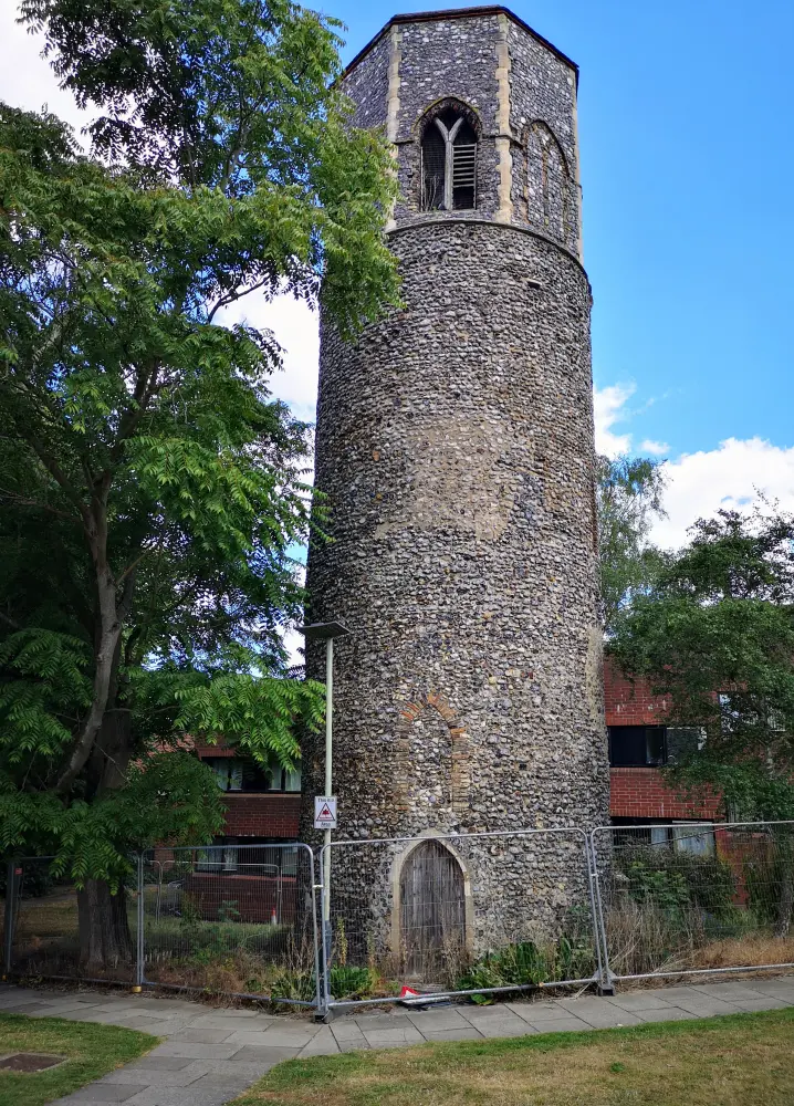 Foto de Restos de la iglesia de San Benito - Historic England
