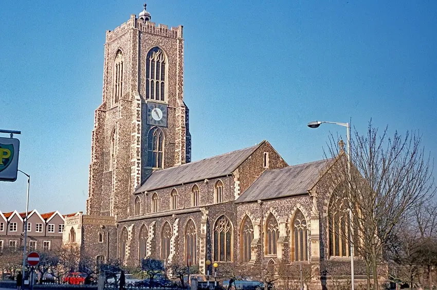 Foto de Iglesia de St Giles - Historic England / Graeme Wall