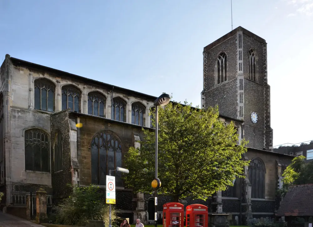 Foto de Iglesia de San Andrés - Historic England
