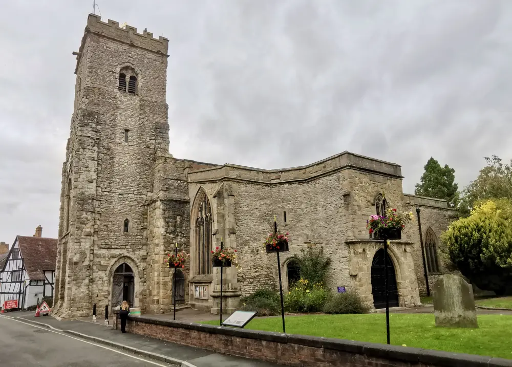 Photo de Église de la Sainte Trinité - Historic England