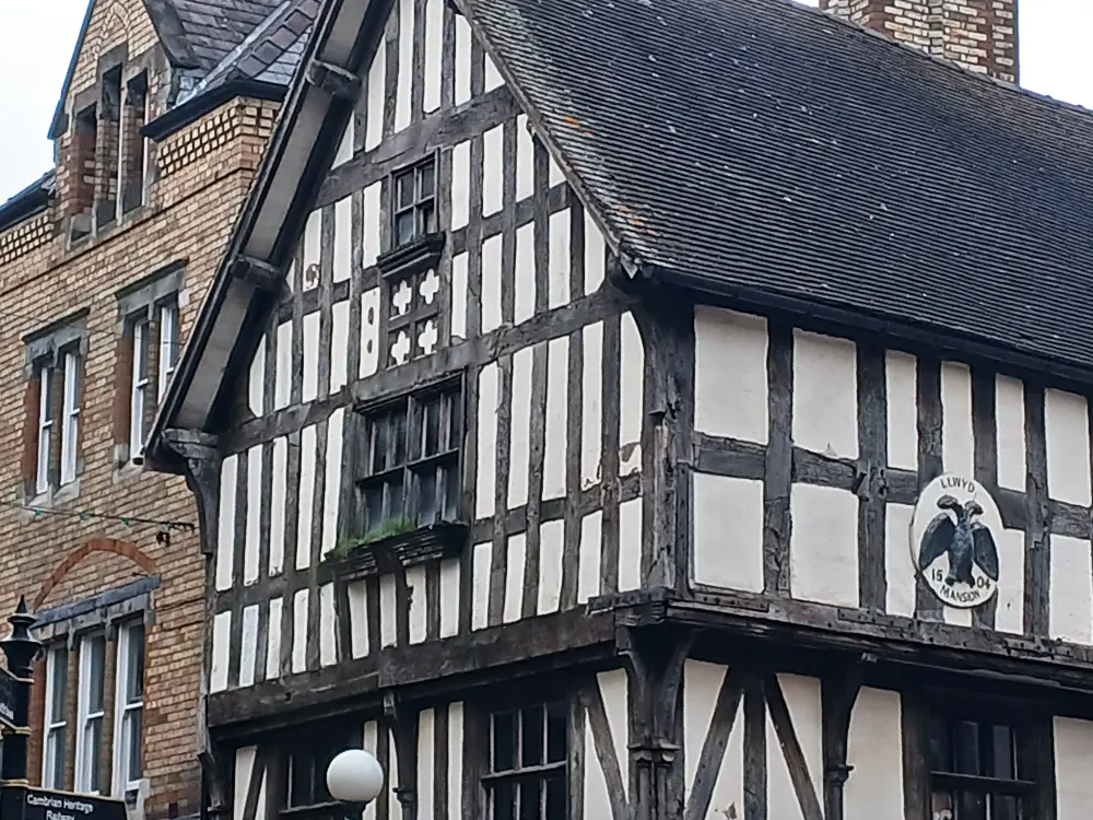 Photo de Mansion llwyd, 1-3 Cross Street - Historic England