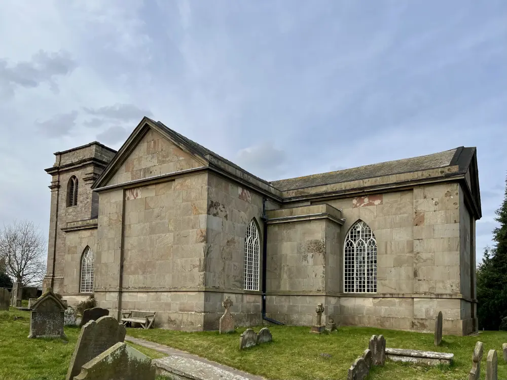 Photo de Église de Saint-Pierre - Historic England