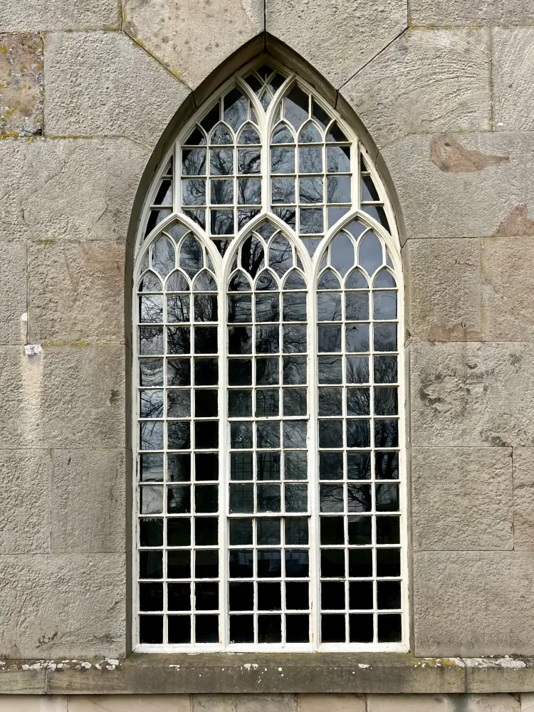 Photo de Église de Saint-Pierre - Historic England