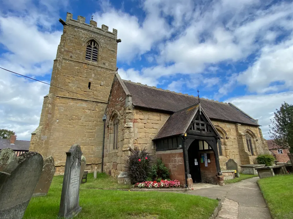Foto de Iglesia de San Miguel - Historic England