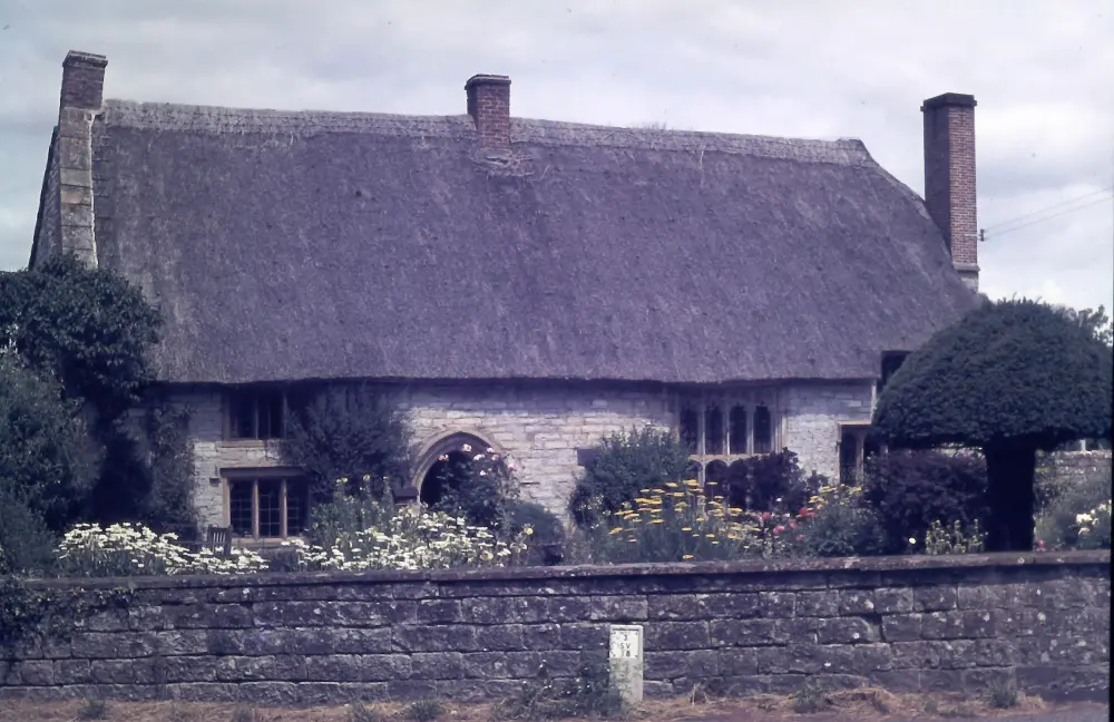 Photo de La maison du prêtre - Historic England