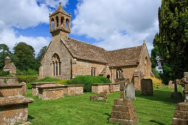 Foto de Iglesia de San Andrés - Historic England