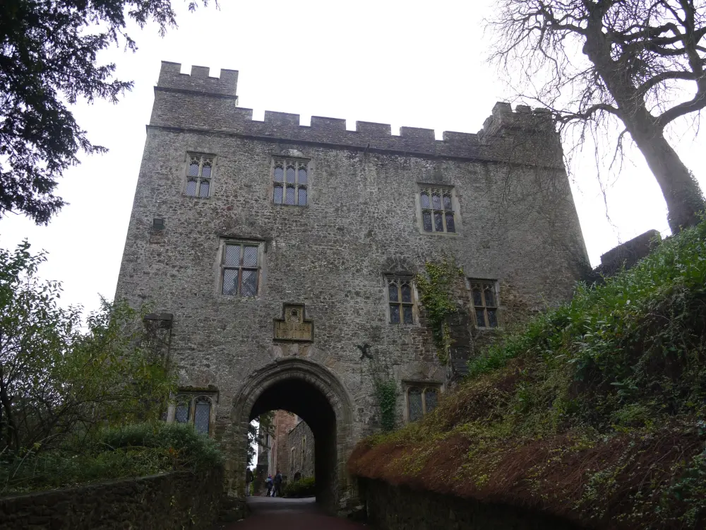 Foto de Castillo de Dunster y Gatehouse - Historic England / David Lovell