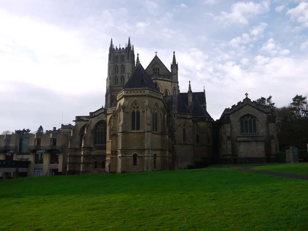 Foto de Iglesia de Abbey y Basílica Menor de San Gregorio El Grande y el North Clousster, Abadía Downside - Historic England / David Lovell