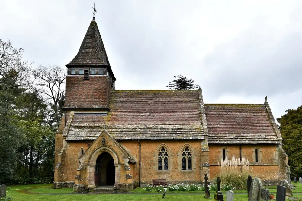 Foto de Iglesia de San Pedro - Historic England