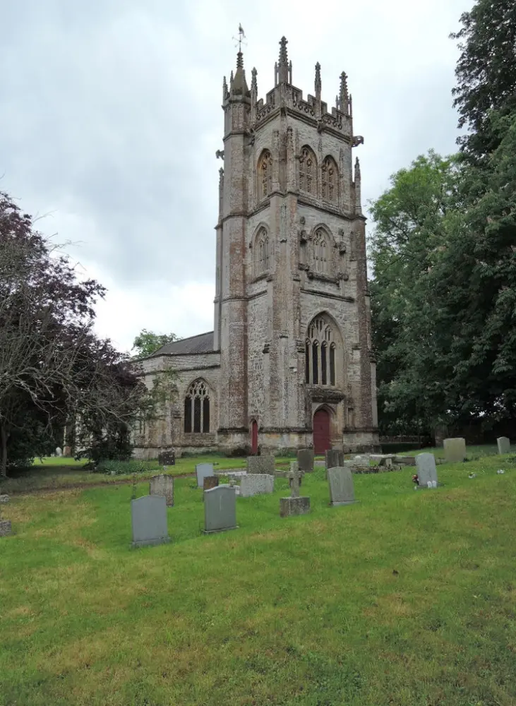 Foto de Iglesia de San Pedro - Historic England