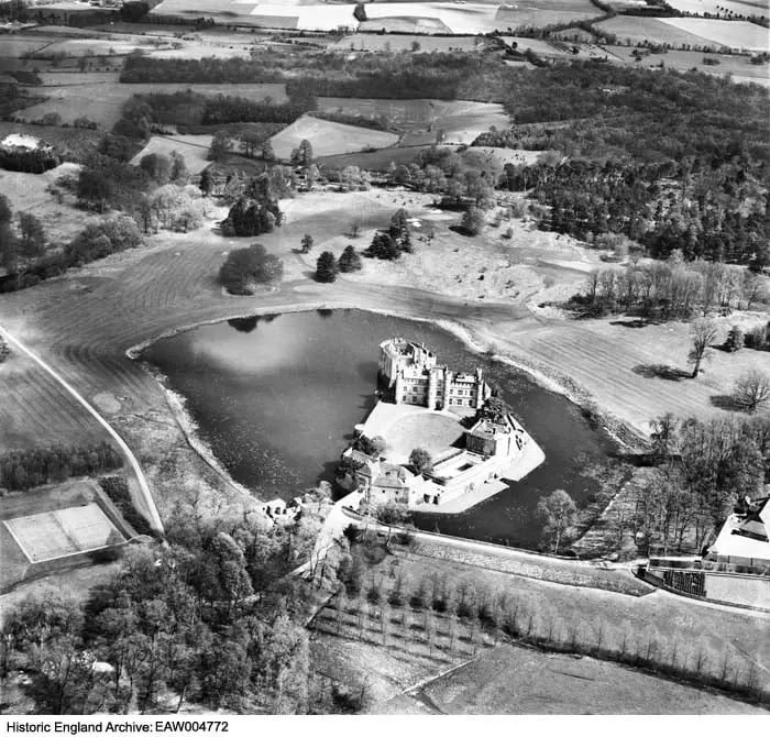 Photo de Ruines de Barbicans et de barrage au château de Leeds - Historic England