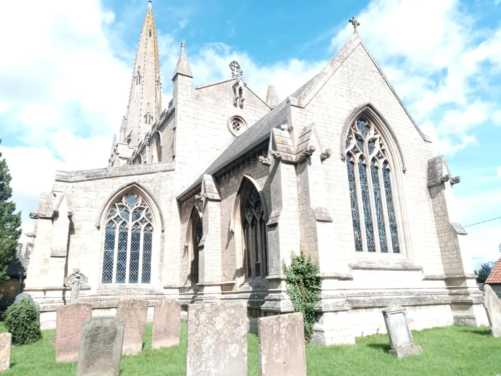 Photo de Église de St Tchad - Historic England