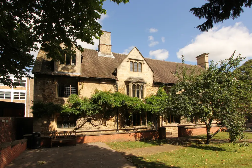 Foto de Casa de la escuela (residencia del director) - Historic England