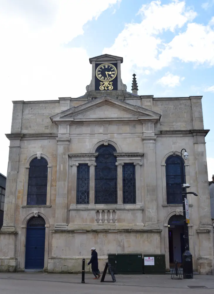 Photo de Église de St Swithun et garde-corps attachés - Historic England