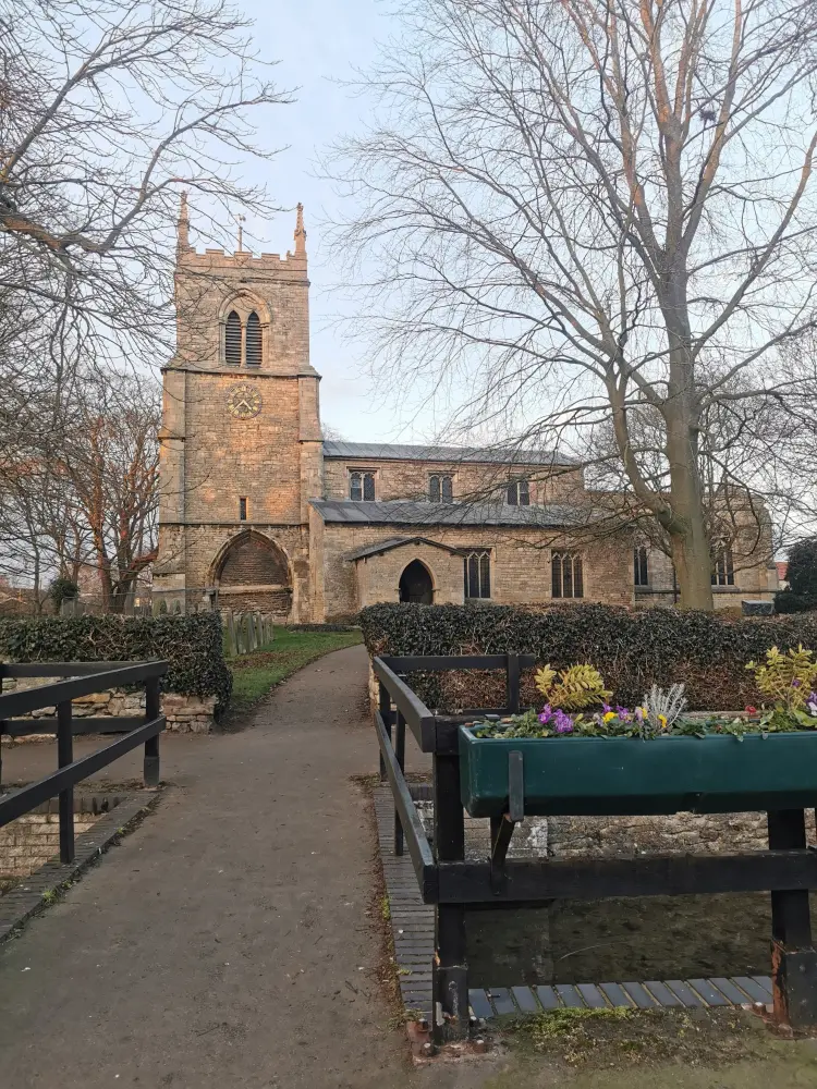 Foto de Iglesia de todos los santos - Historic England