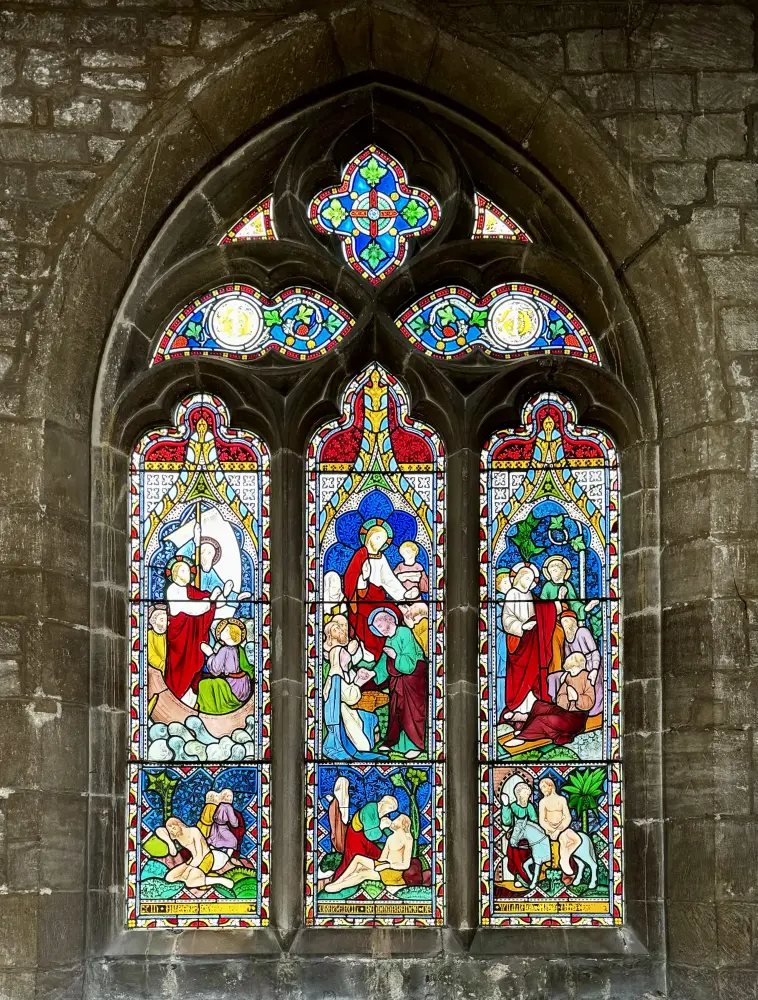 Foto de Iglesia de San Pedro y San Pablo - Historic England