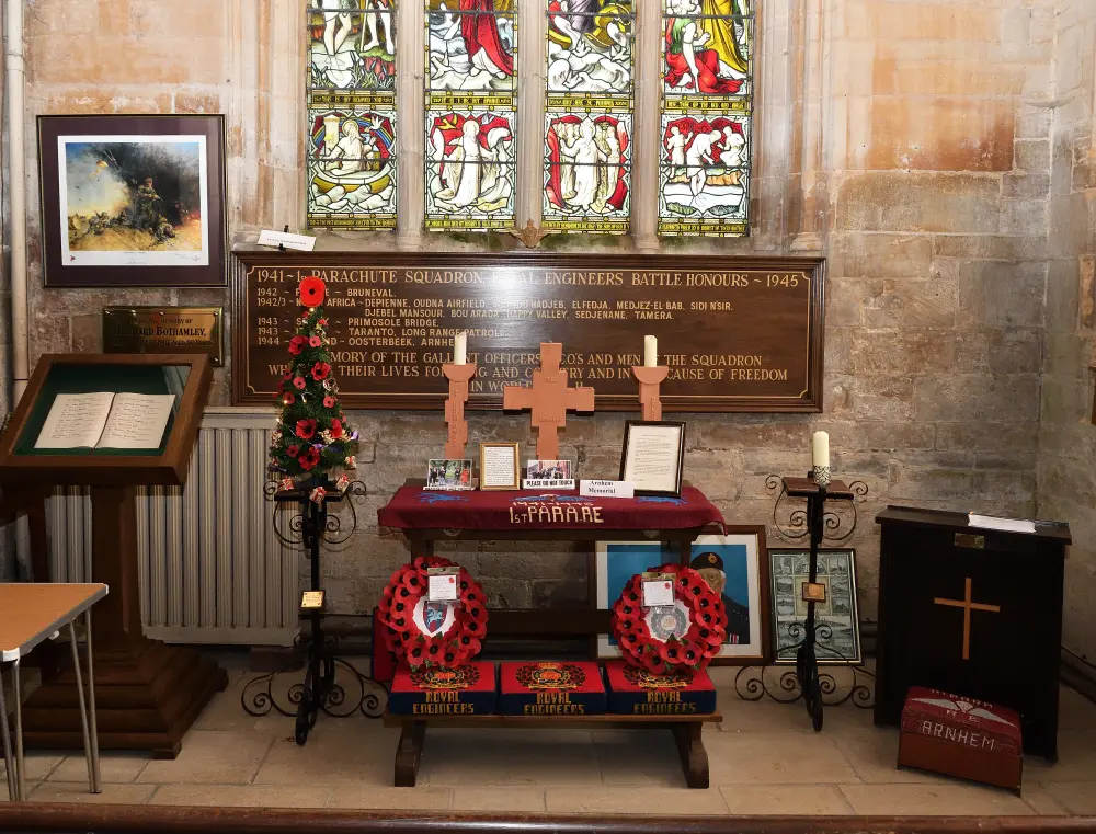 Foto de Iglesia de Santa María y la Santa Rood - Historic England