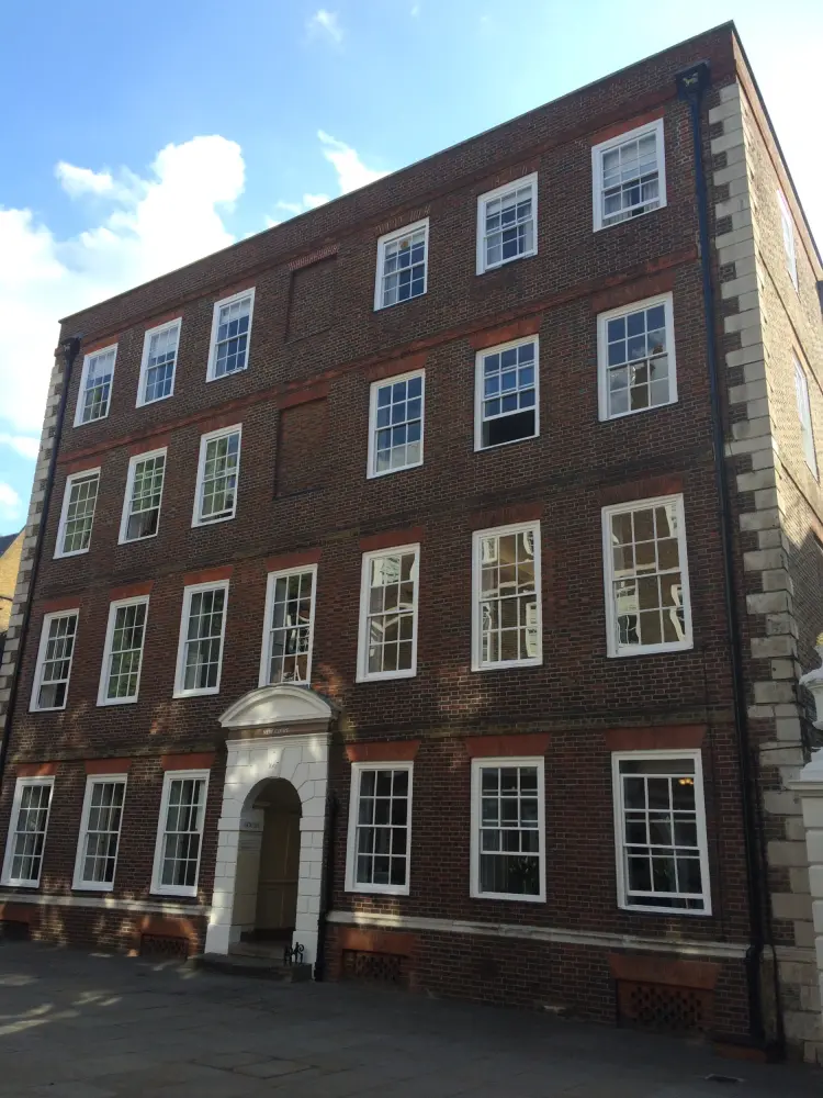 Photo de Chambres du côté ouest de la nouvelle cour - Historic England