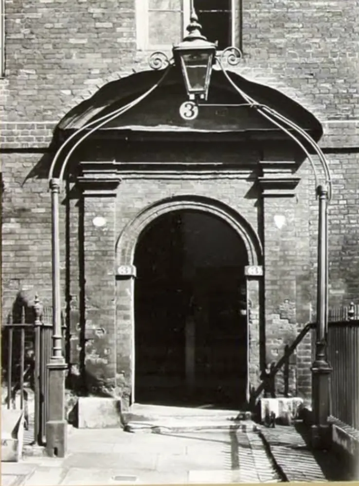 Foto de 3, King's Bench Walk - Historic England