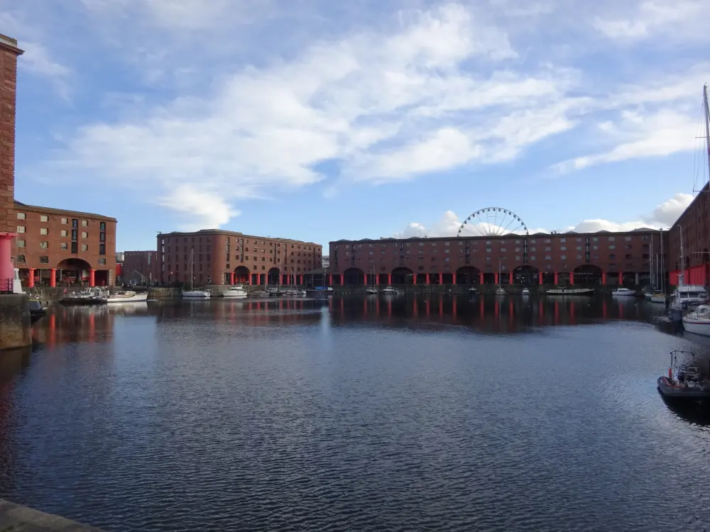 Foto de Edward Pavilion, Albert Dock - Historic England / Christopher Reynolds