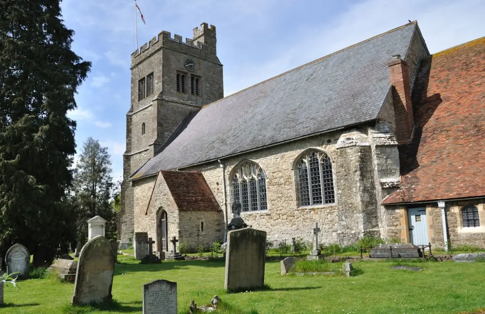 Foto de Iglesia de San Miguel - Historic England