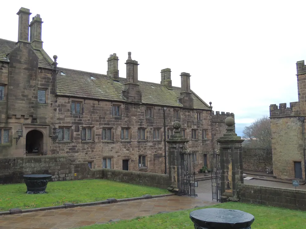 Photo de Hoghton Tower à SD 622 264 - Historic England