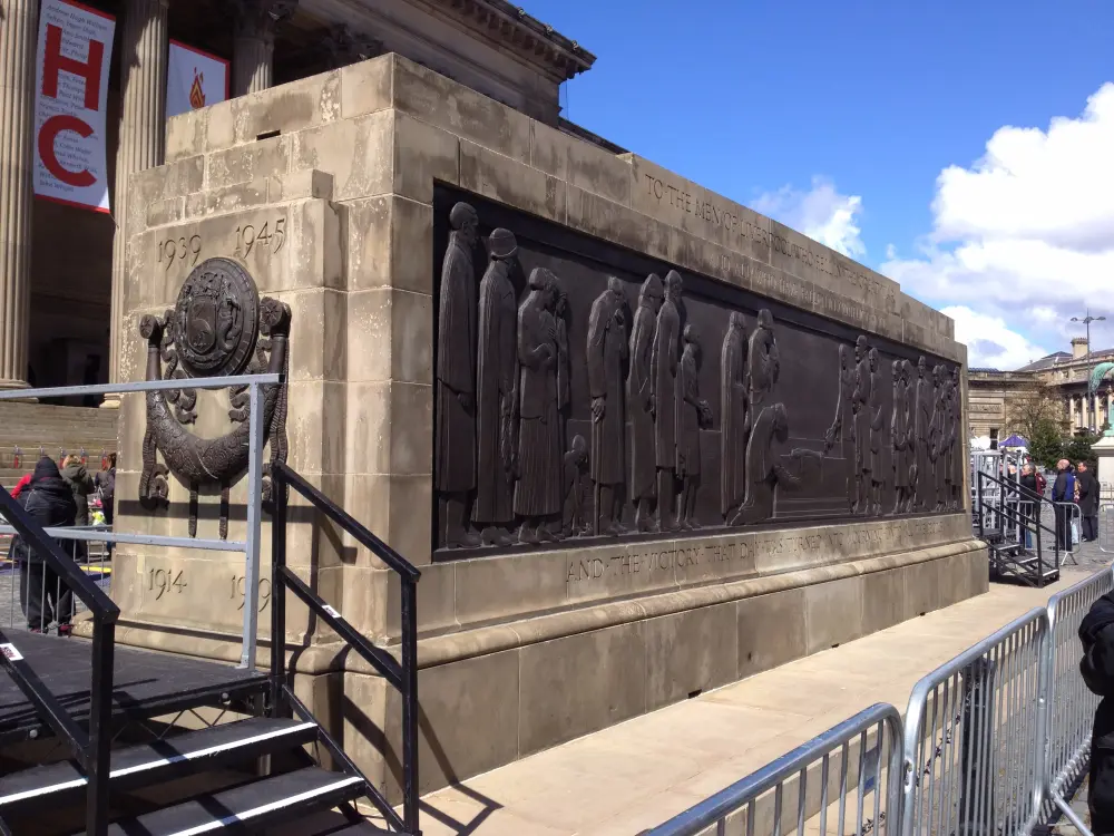 Foto de Cenotafio de Liverpool - Historic England / David Lovell