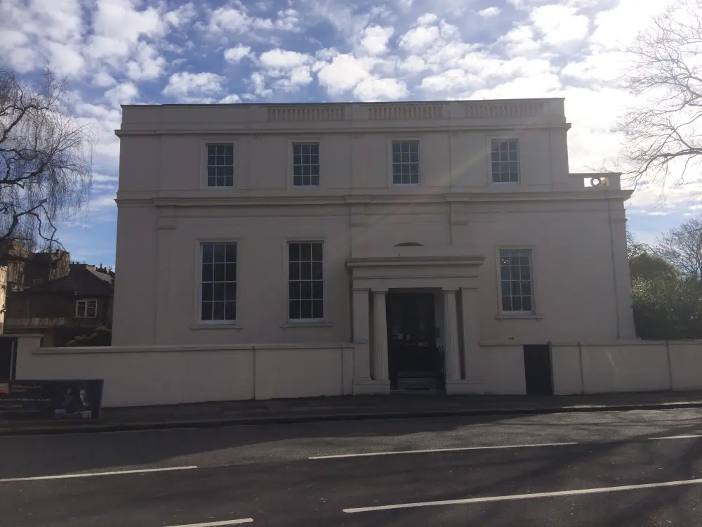 Foto de Gloucester Lodge (número 12) House de Gloucester (número 14) y pared de límites adjunto - Historic England