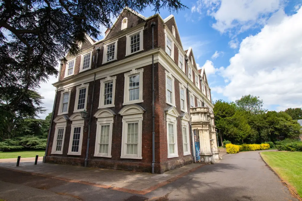 Foto de Boston Manor House, Boston Manor Park - Historic England / Charles Watson