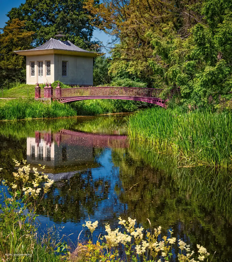 Photo de Bridge de jardin à Shugborough Hall - Historic England